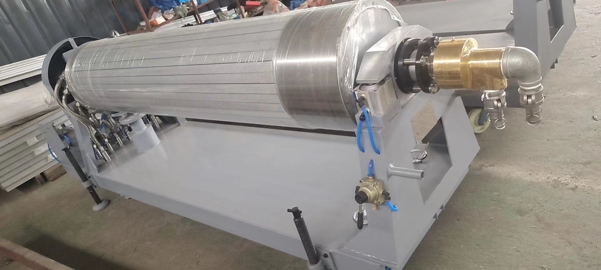 Vacuum machine